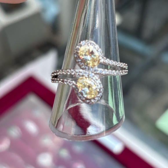 NWT BOMB PARTY RING SIZE 10! - Picture 2 of 5